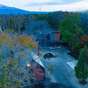 Auberge de jeunesse Both, Shari