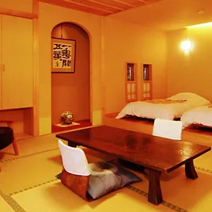 https://onsen-ryokan-yusakaso.kanagawa-hotels.com